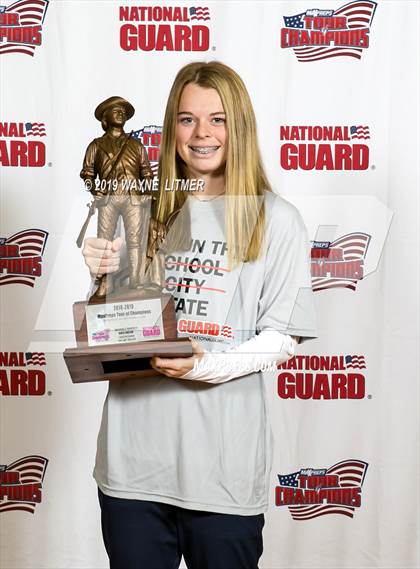 Thumbnail 2 in Sacred Heart (MaxPreps Tour of Champions) photogallery.