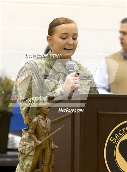 Thumbnail 2 in Sacred Heart (MaxPreps Tour of Champions) photogallery.