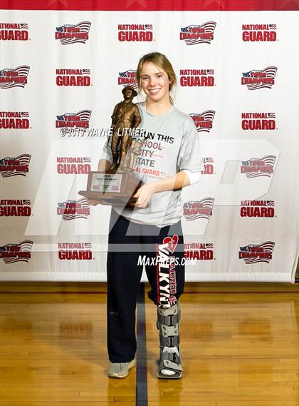 Thumbnail 3 in Sacred Heart (MaxPreps Tour of Champions) photogallery.