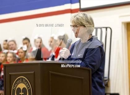 Thumbnail 3 in Sacred Heart (MaxPreps Tour of Champions) photogallery.
