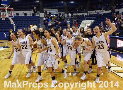 Thumbnail 3 in Holy Family vs Pagosa Springs (CHSAA 3A Final) photogallery.