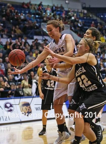 Thumbnail 2 in Holy Family vs Pagosa Springs (CHSAA 3A Final) photogallery.