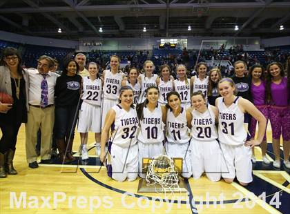 Thumbnail 2 in Holy Family vs Pagosa Springs (CHSAA 3A Final) photogallery.