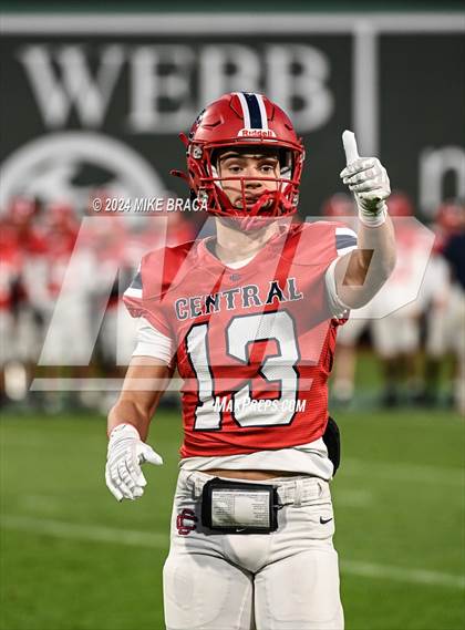 Thumbnail 3 in Central Catholic vs Lawrence (High School Football at Fenway Park) photogallery.