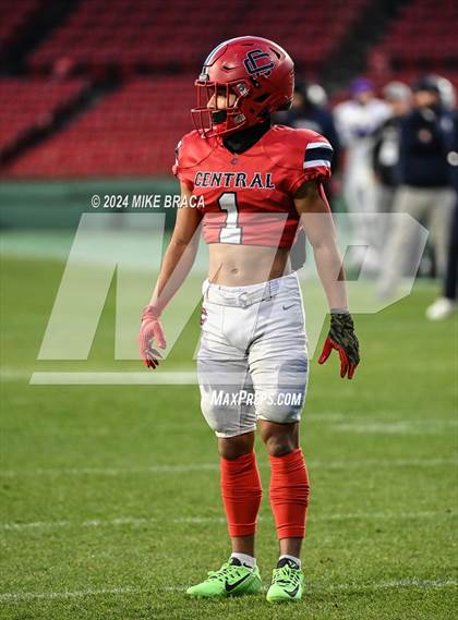 Thumbnail 3 in Central Catholic vs Lawrence (High School Football at Fenway Park) photogallery.
