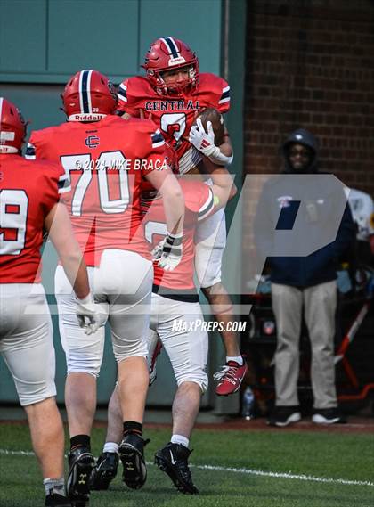 Thumbnail 3 in Central Catholic vs Lawrence (High School Football at Fenway Park) photogallery.