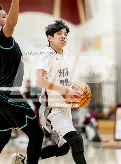 Thumbnail 3 in Sheldon vs Whitney (Turkey Toss-Up Championship) photogallery.