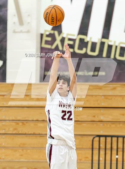 Thumbnail 3 in Sheldon vs Whitney (Turkey Toss-Up Championship) photogallery.