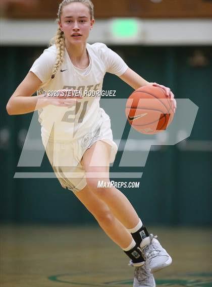 Thumbnail 2 in Regis Jesuit vs. Miramonte (MLK Showcase) photogallery.