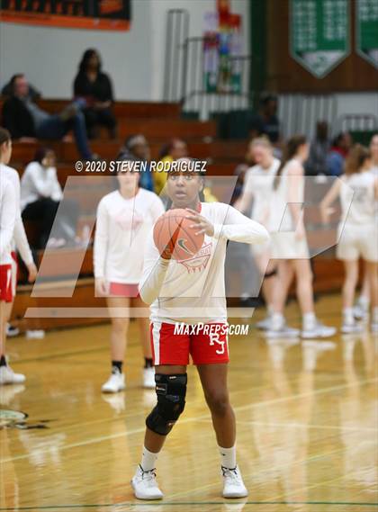 Thumbnail 2 in Regis Jesuit vs. Miramonte (MLK Showcase) photogallery.