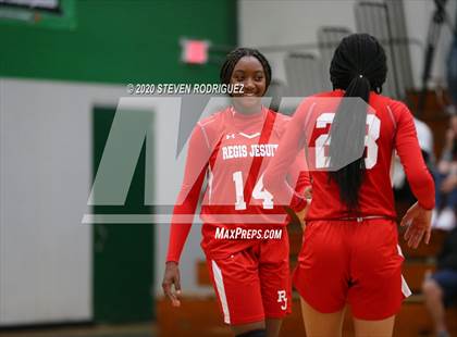 Thumbnail 2 in Regis Jesuit vs. Miramonte (MLK Showcase) photogallery.