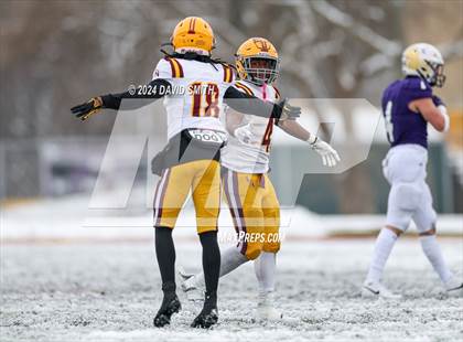 Thumbnail 2 in Kearney vs. Lutheran North (MSHSAA Class 4 Semifinal) photogallery.