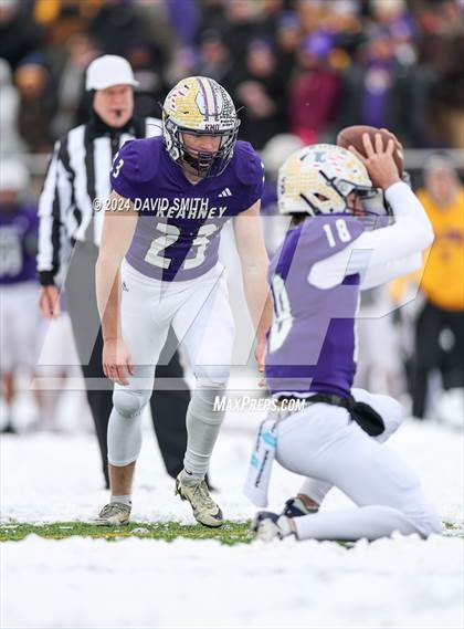 Thumbnail 2 in Kearney vs. Lutheran North (MSHSAA Class 4 Semifinal) photogallery.