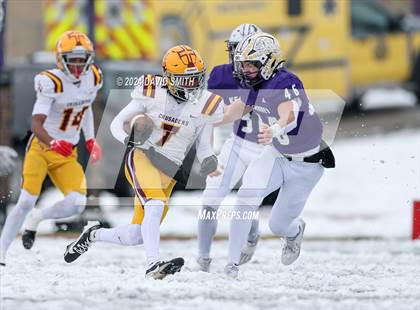 Thumbnail 3 in Kearney vs. Lutheran North (MSHSAA Class 4 Semifinal) photogallery.