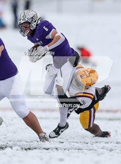 Thumbnail 3 in Kearney vs. Lutheran North (MSHSAA Class 4 Semifinal) photogallery.