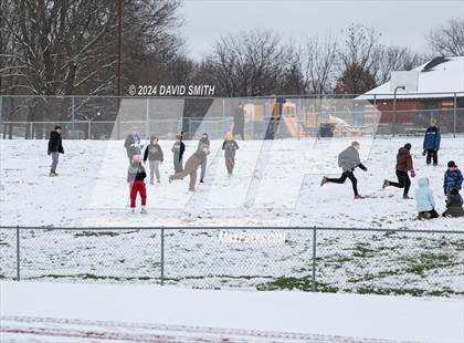 Thumbnail 3 in Kearney vs. Lutheran North (MSHSAA Class 4 Semifinal) photogallery.