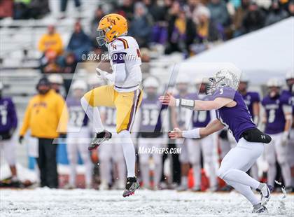 Thumbnail 2 in Kearney vs. Lutheran North (MSHSAA Class 4 Semifinal) photogallery.