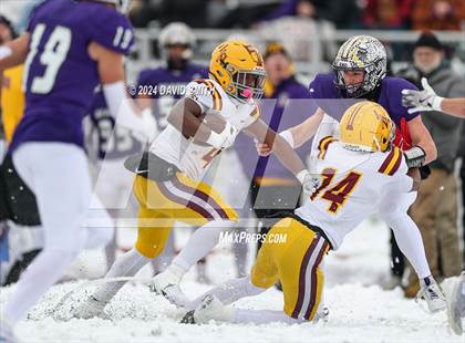 Thumbnail 2 in Kearney vs. Lutheran North (MSHSAA Class 4 Semifinal) photogallery.