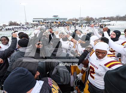 Thumbnail 2 in Kearney vs. Lutheran North (MSHSAA Class 4 Semifinal) photogallery.
