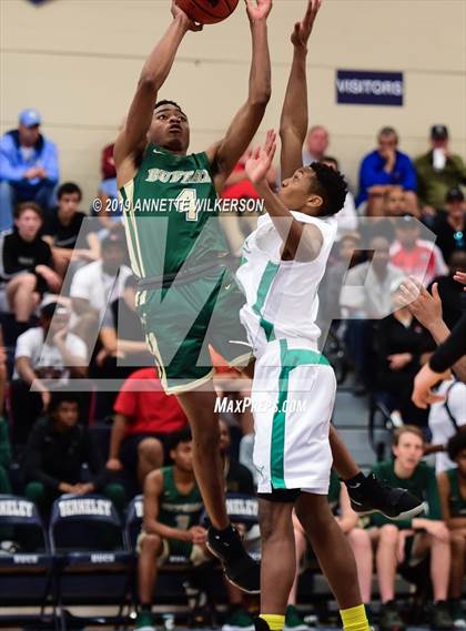 Thumbnail 2 in Tampa Catholic vs. The Villages Charter (ARS/Rescue Rooter National Hoopfest) photogallery.