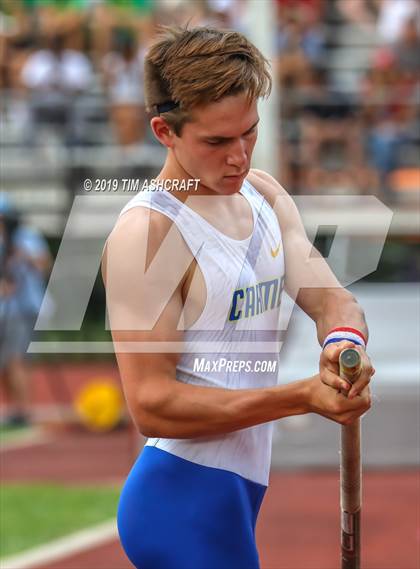 Thumbnail 3 in IHSAA Boys State Track Finals photogallery.