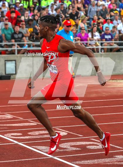 Thumbnail 3 in IHSAA Boys State Track Finals photogallery.