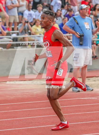 Thumbnail 3 in IHSAA Boys State Track Finals photogallery.