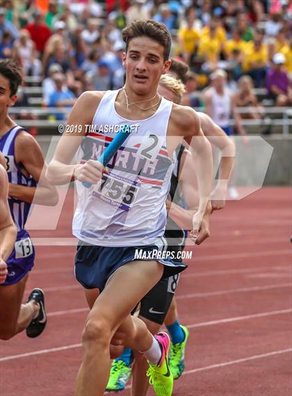 Thumbnail 2 in IHSAA Boys State Track Finals photogallery.