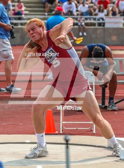Thumbnail 3 in IHSAA Boys State Track Finals photogallery.