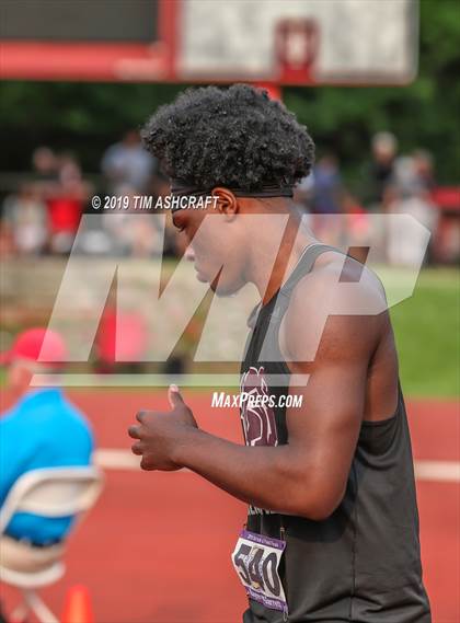 Thumbnail 2 in IHSAA Boys State Track Finals photogallery.