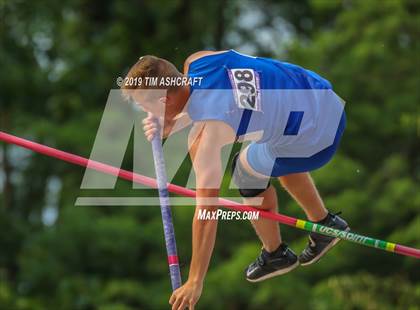 Thumbnail 2 in IHSAA Boys State Track Finals photogallery.