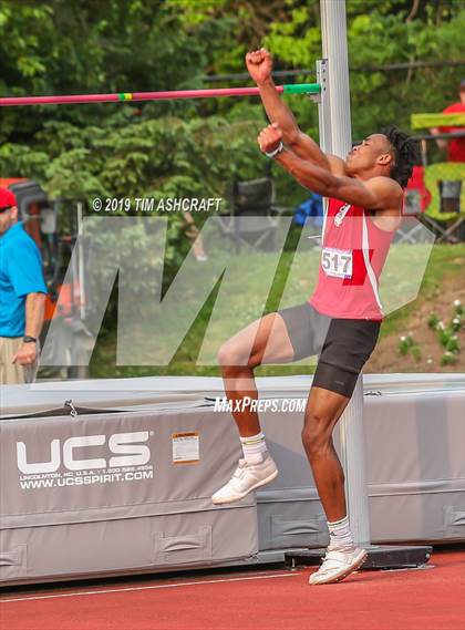 Thumbnail 3 in IHSAA Boys State Track Finals photogallery.
