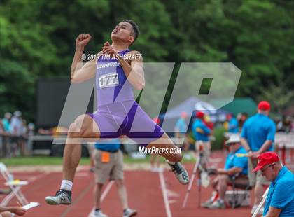 Thumbnail 2 in IHSAA Boys State Track Finals photogallery.
