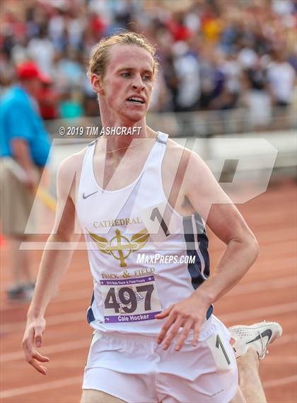 Thumbnail 1 in IHSAA Boys State Track Finals photogallery.