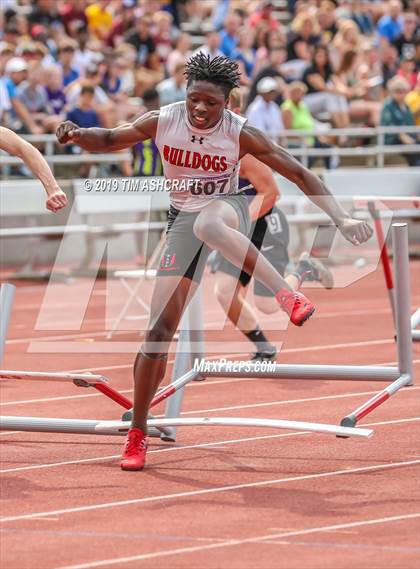 Thumbnail 3 in IHSAA Boys State Track Finals photogallery.