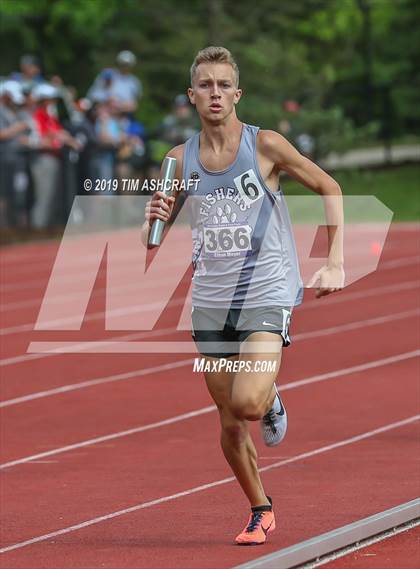 Thumbnail 3 in IHSAA Boys State Track Finals photogallery.