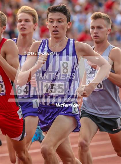 Thumbnail 1 in IHSAA Boys State Track Finals photogallery.