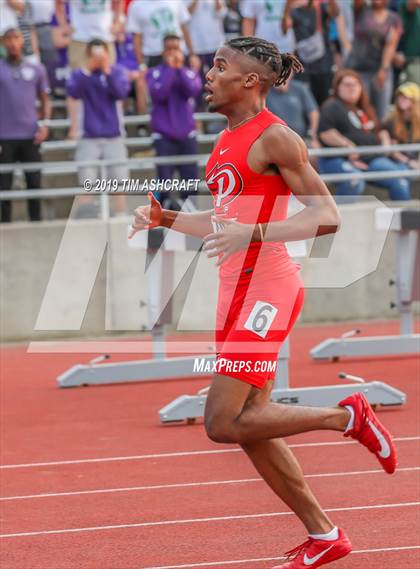 Thumbnail 3 in IHSAA Boys State Track Finals photogallery.