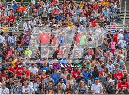 Thumbnail 2 in IHSAA Boys State Track Finals photogallery.