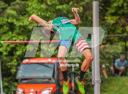 Thumbnail 2 in IHSAA Boys State Track Finals photogallery.