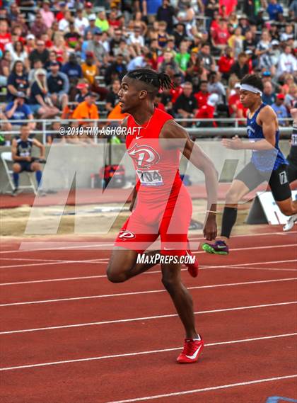 Thumbnail 1 in IHSAA Boys State Track Finals photogallery.