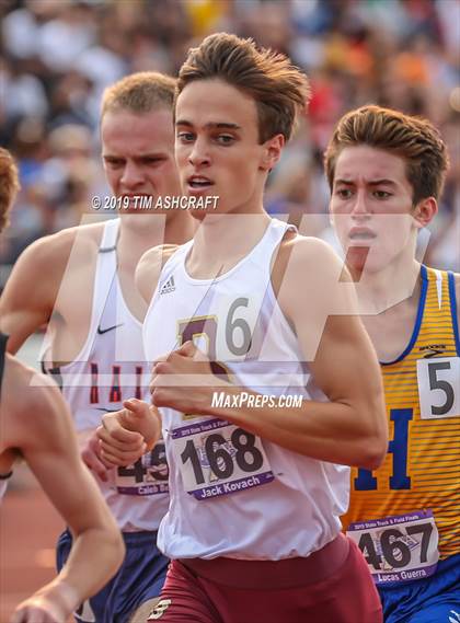 Thumbnail 3 in IHSAA Boys State Track Finals photogallery.