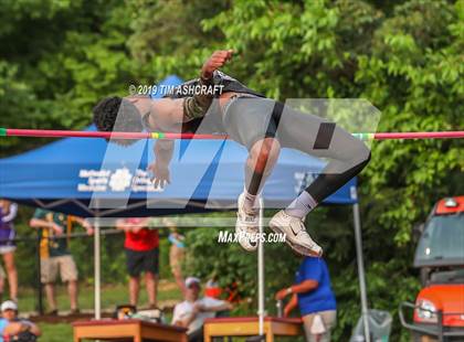 Thumbnail 2 in IHSAA Boys State Track Finals photogallery.