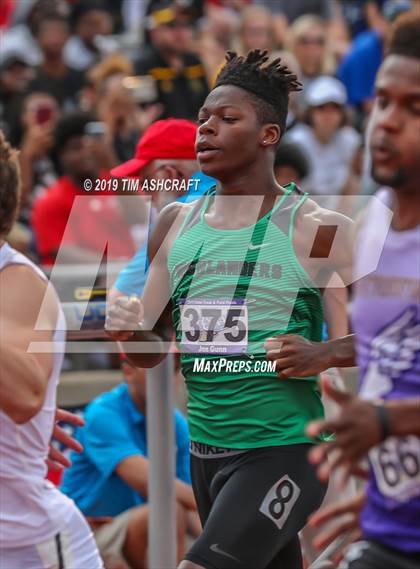 Thumbnail 2 in IHSAA Boys State Track Finals photogallery.