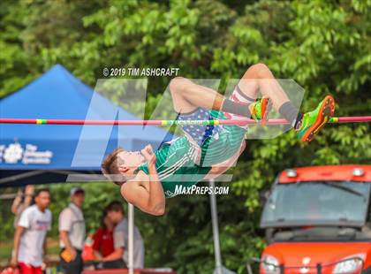 Thumbnail 1 in IHSAA Boys State Track Finals photogallery.