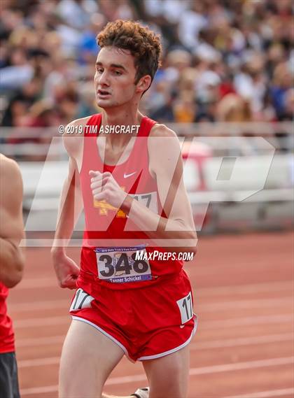 Thumbnail 2 in IHSAA Boys State Track Finals photogallery.