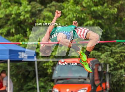 Thumbnail 3 in IHSAA Boys State Track Finals photogallery.