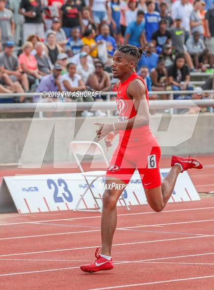 Thumbnail 2 in IHSAA Boys State Track Finals photogallery.