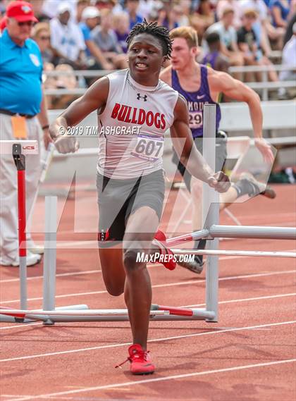 Thumbnail 1 in IHSAA Boys State Track Finals photogallery.