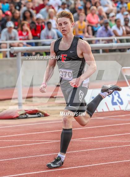 Thumbnail 3 in IHSAA Boys State Track Finals photogallery.